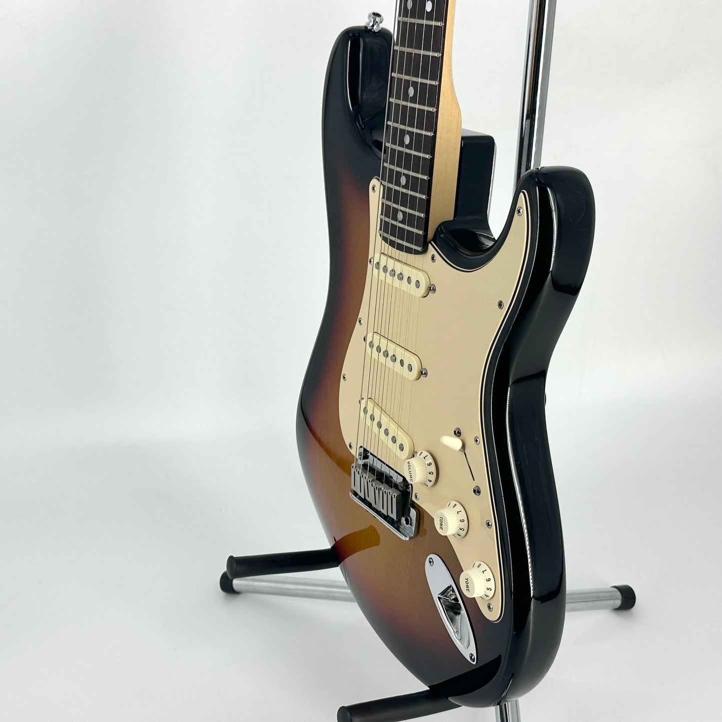 2006 Fender 60th Diamond Anniversary Commemorative American Stratocaster – Sunburst