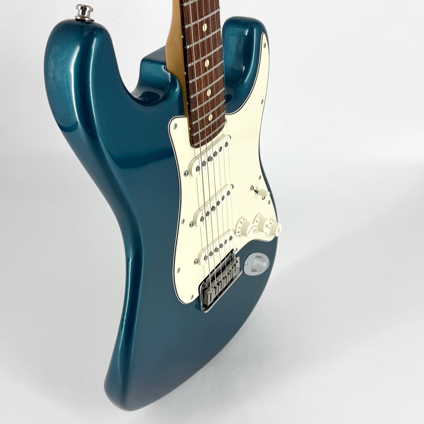 2000 Fender American Standard Stratocaster – Ocean Marine Metallic