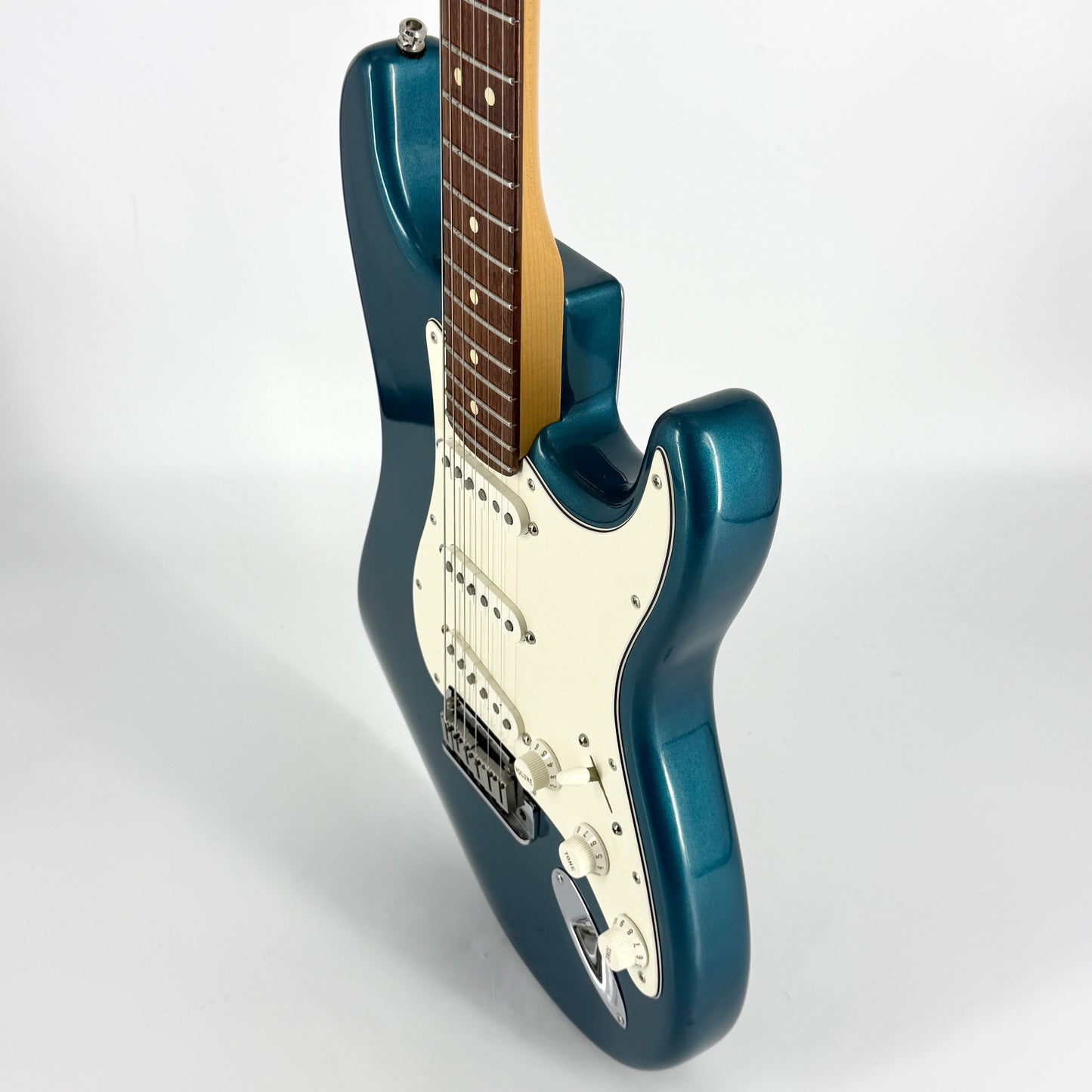2000 Fender American Standard Stratocaster – Ocean Marine Metallic
