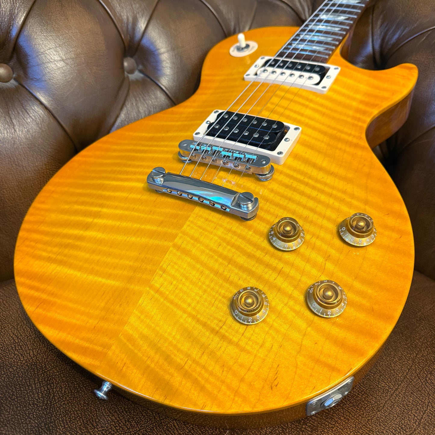 2000 Gibson Gary Moore Signature Les Paul – Lemon Burst