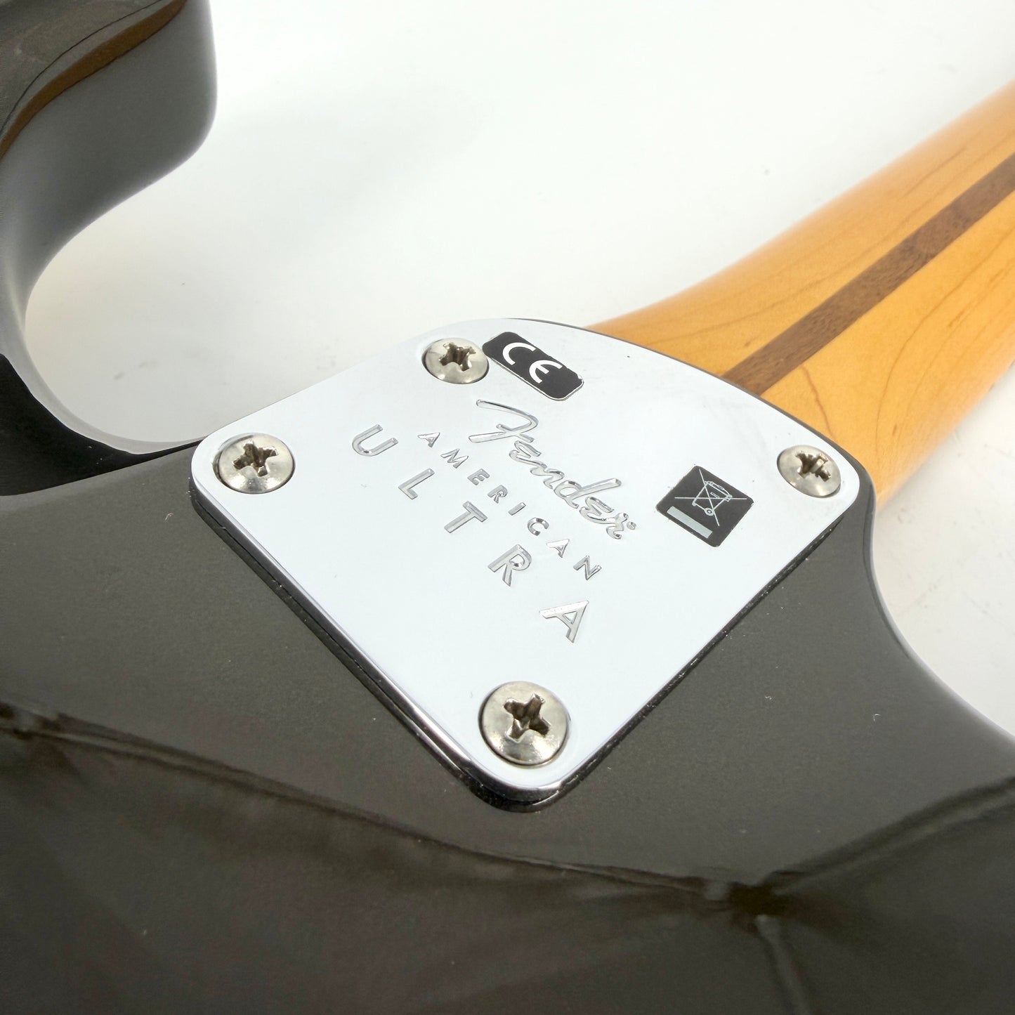 2020 Fender American Ultra Stratocaster HSS – Texas Tea