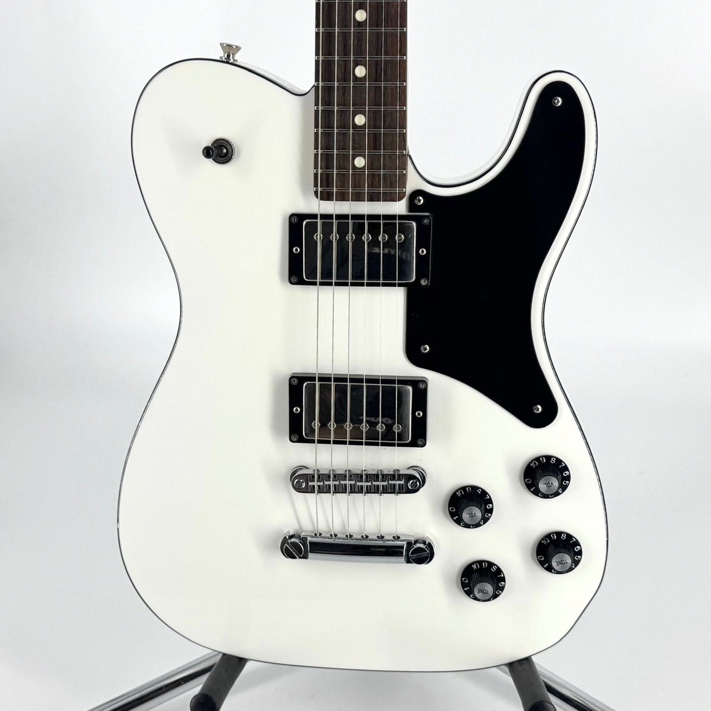 2020 Fender Troublemaker Telecaster Deluxe - Arctic White