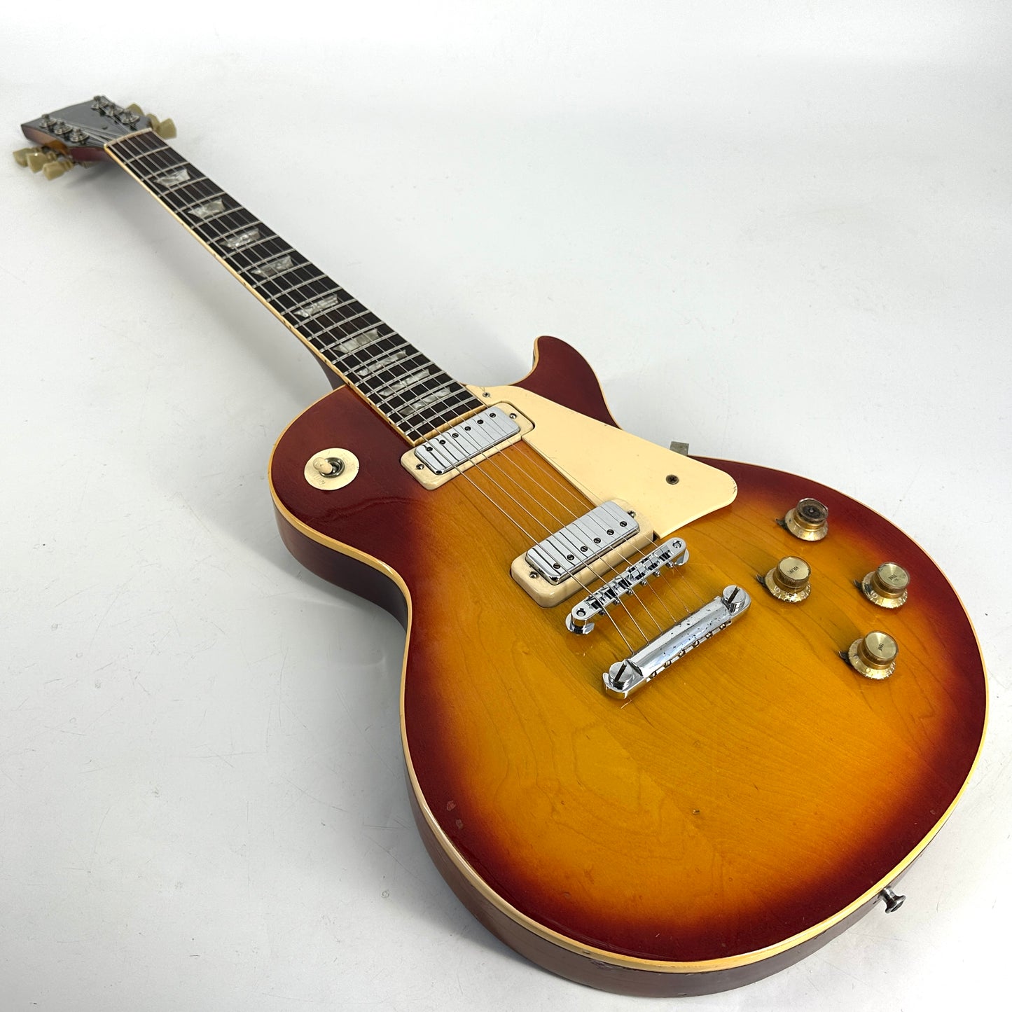 1974 Gibson Les Paul Deluxe - Cherry Sunburst