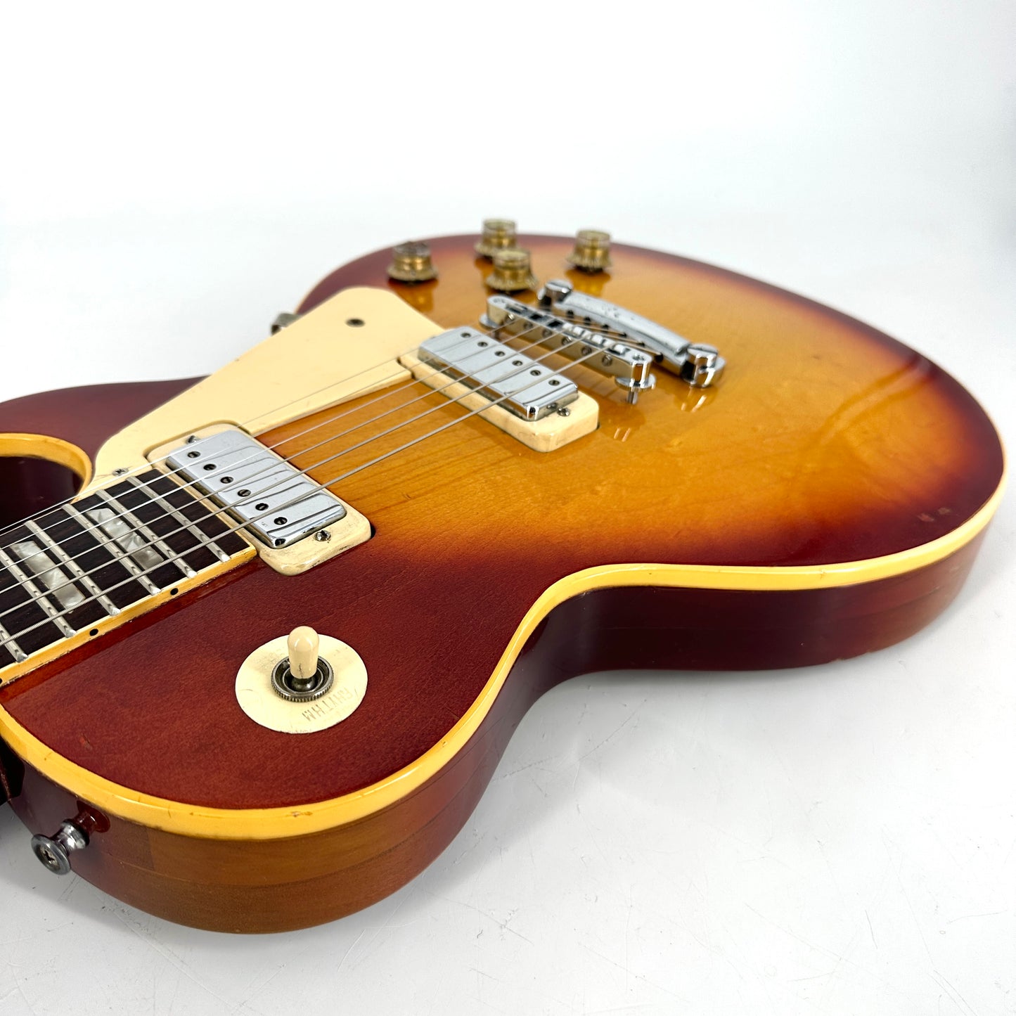 1974 Gibson Les Paul Deluxe - Cherry Sunburst