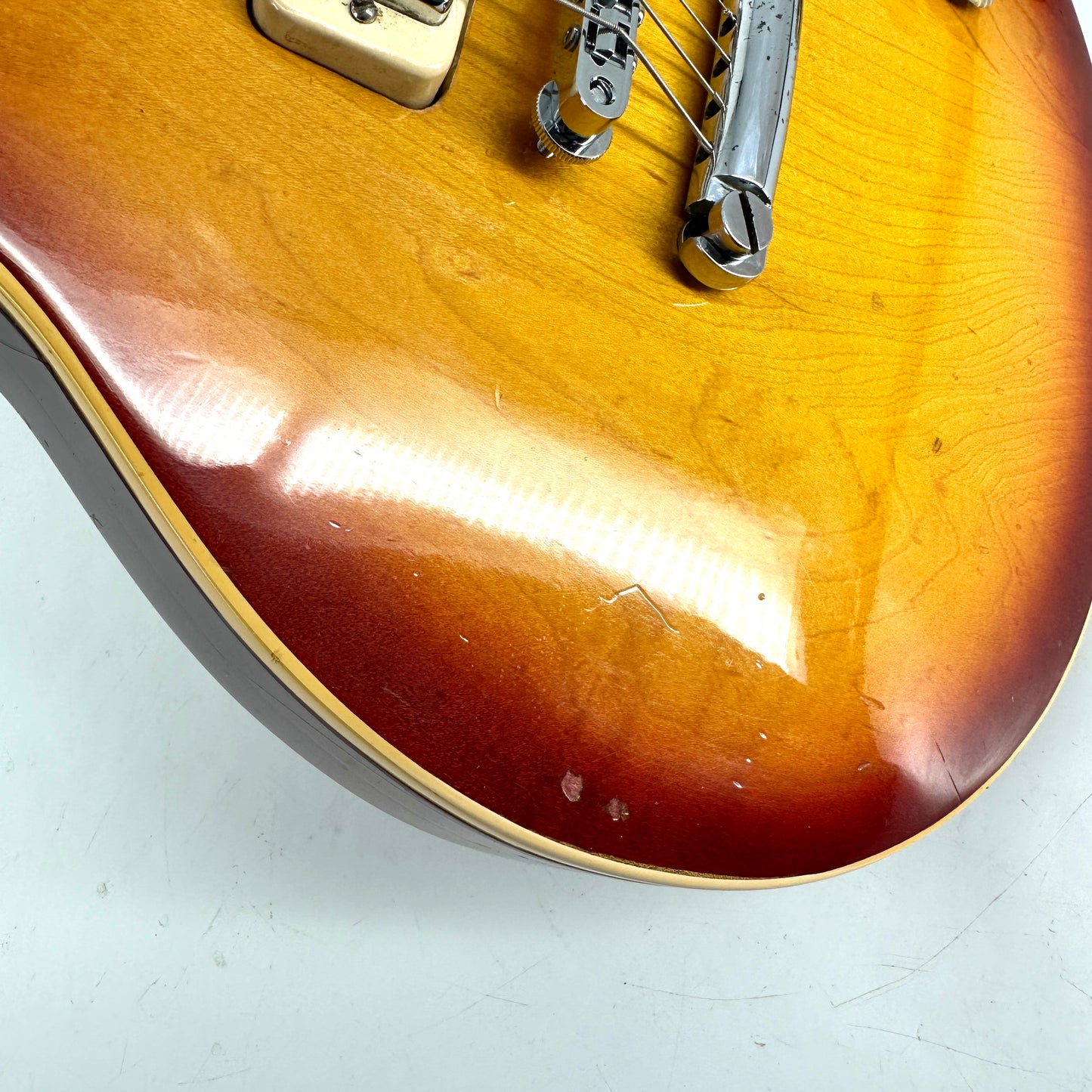 1974 Gibson Les Paul Deluxe - Cherry Sunburst