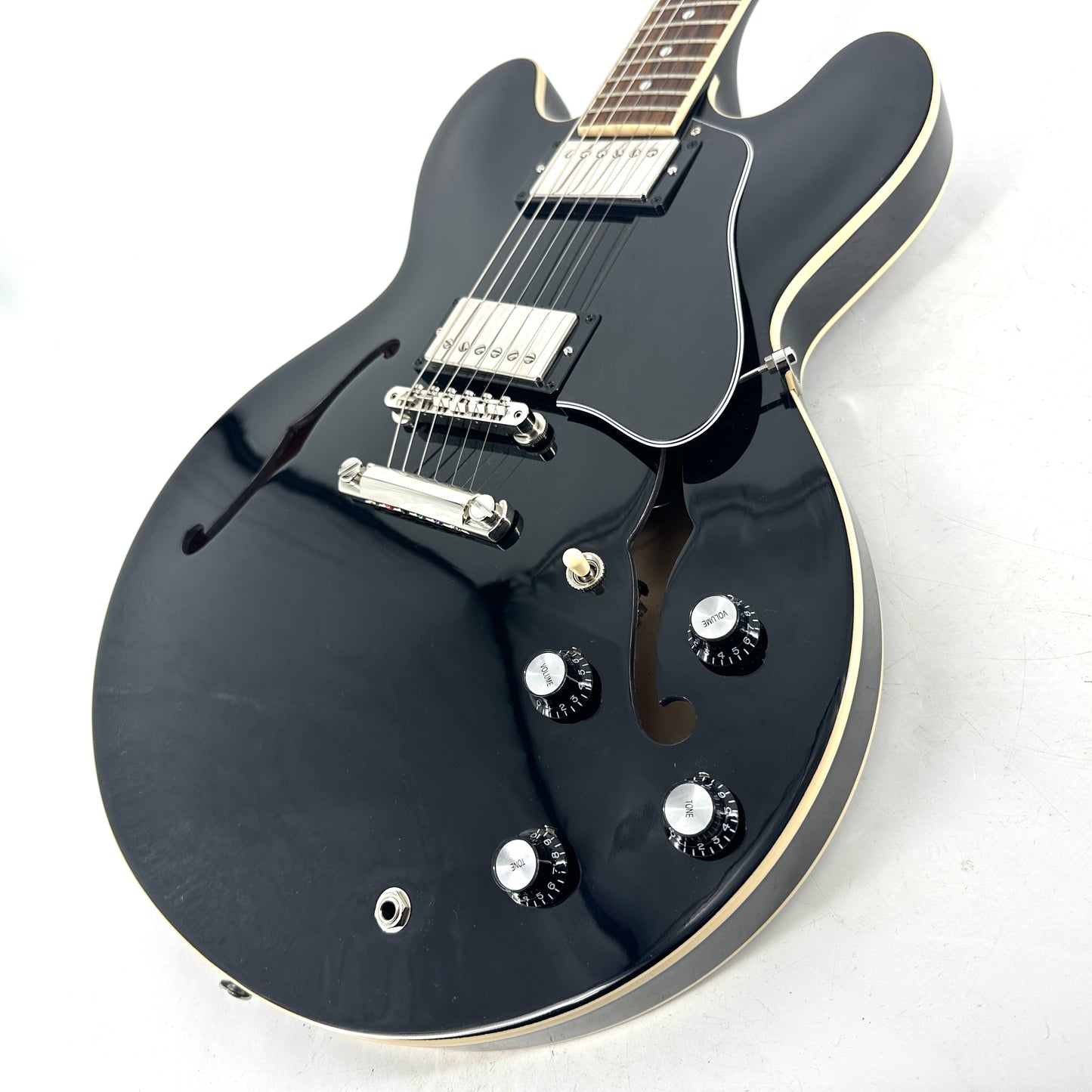 2022 Gibson ES-335 – Vintage Ebony