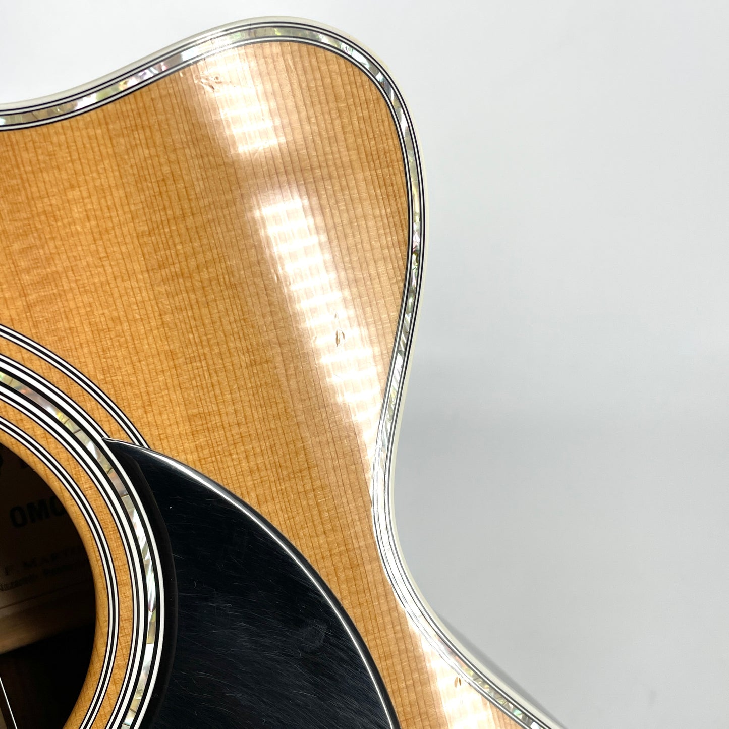 2007 Martin OMC Aura - Natural